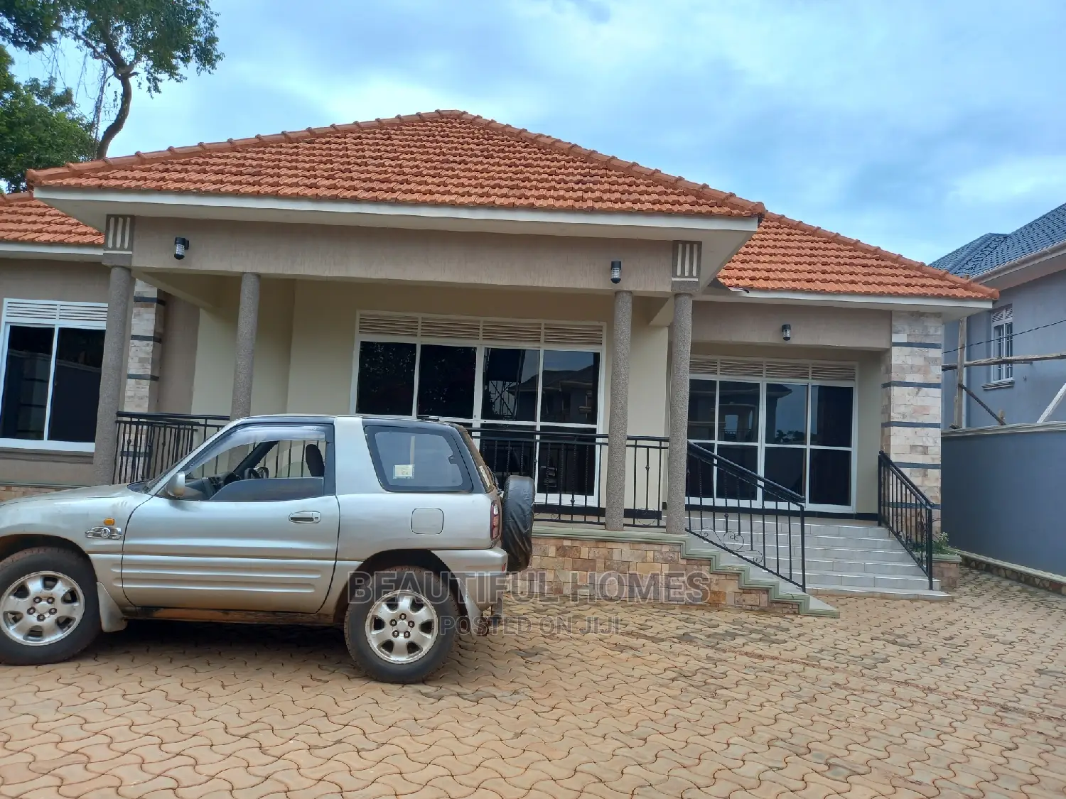 Furnished 4bdrm Bungalow in Kira Corporate for Sale in Kira