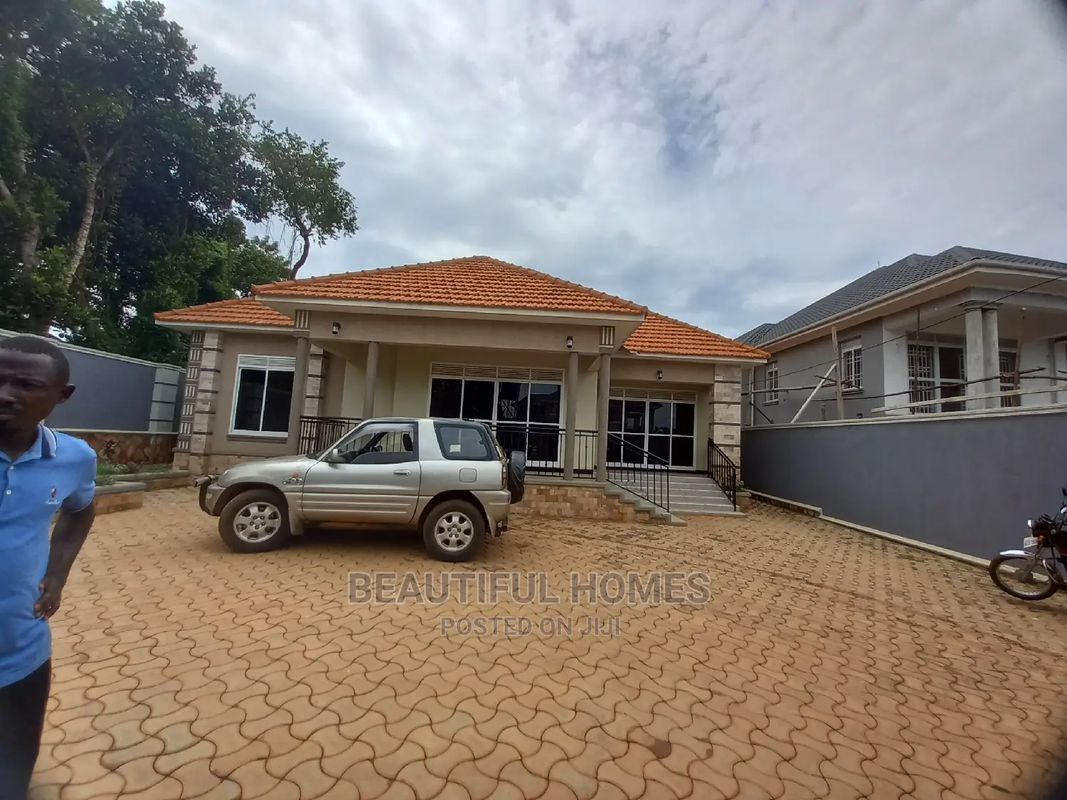 Furnished 4bdrm Bungalow in Kira Corporate for Sale in Kira