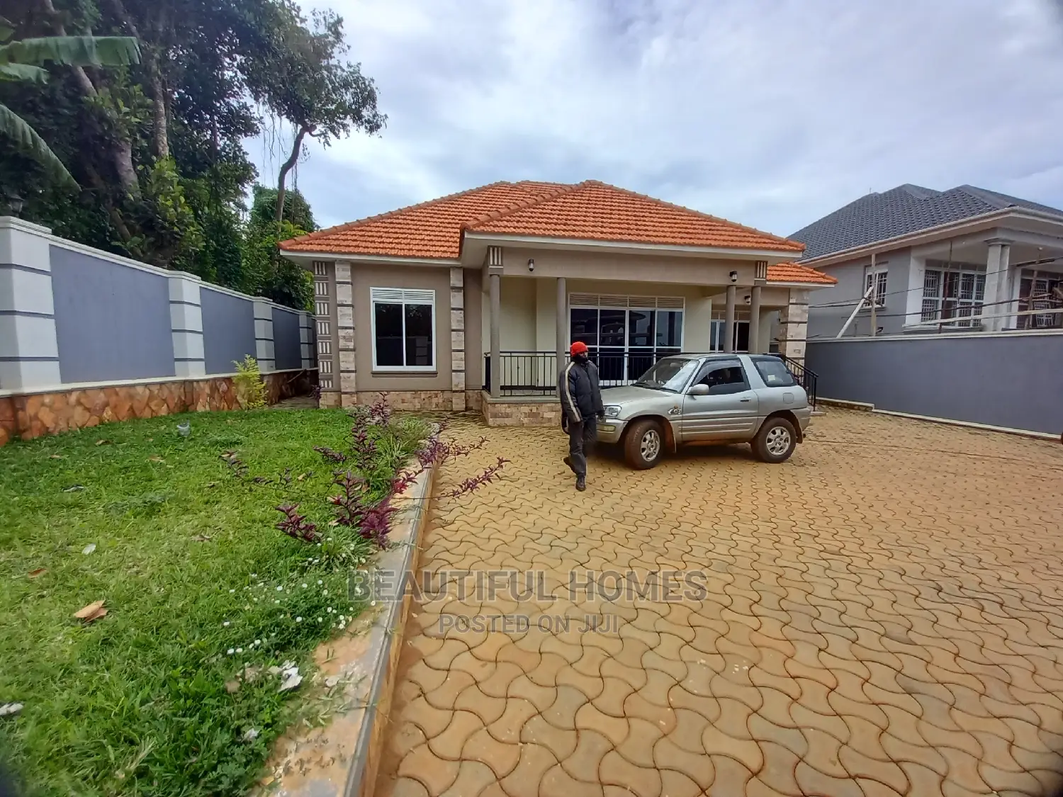 Furnished 4bdrm Bungalow in Kira Corporate for Sale in Kira