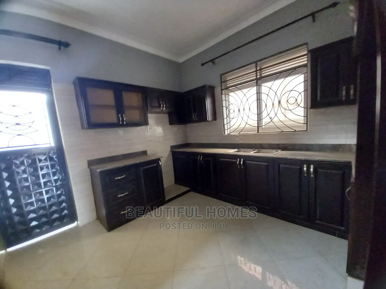 Furnished 4bdrm Bungalow in Kira Corporate for Sale in Kira