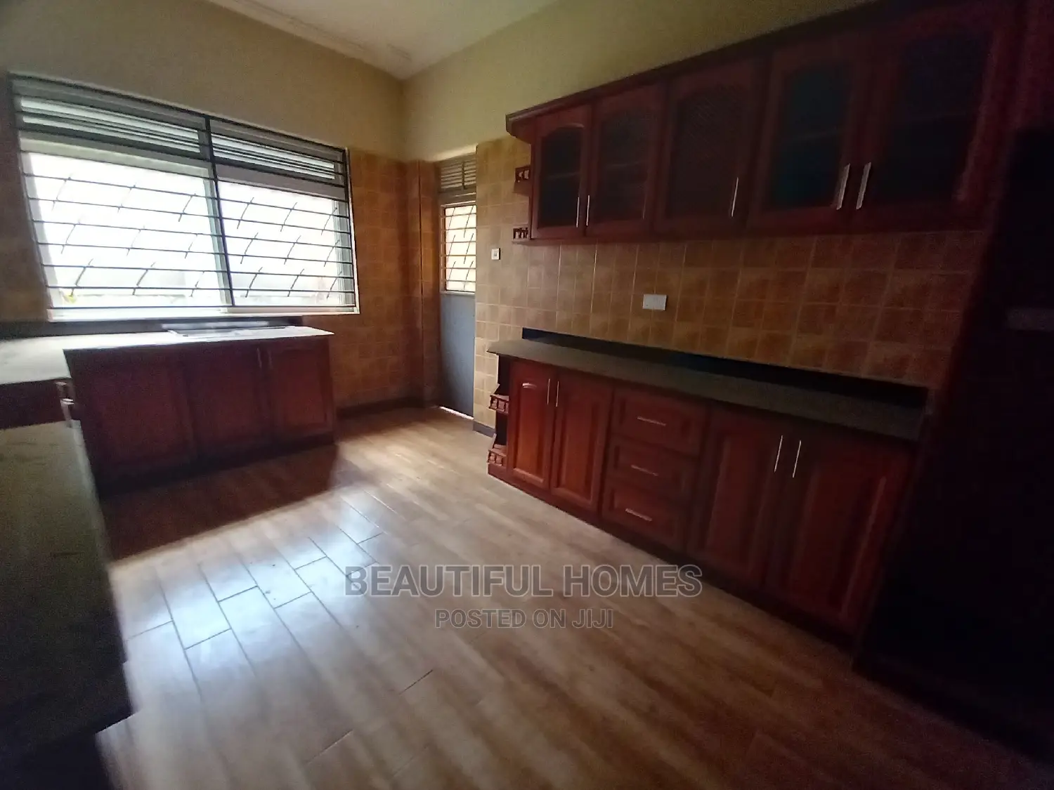 Furnished 4bdrm Bungalow in Kira for Sale in Kira