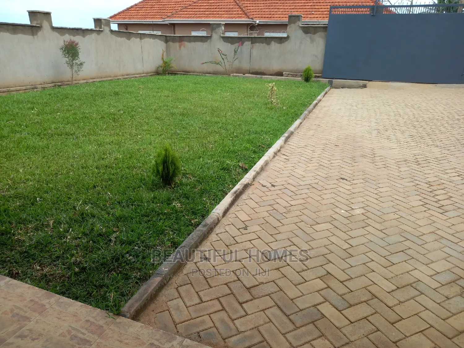 Furnished 4bdrm Bungalow in Kira Nice, Central Division for Sale in Central Division