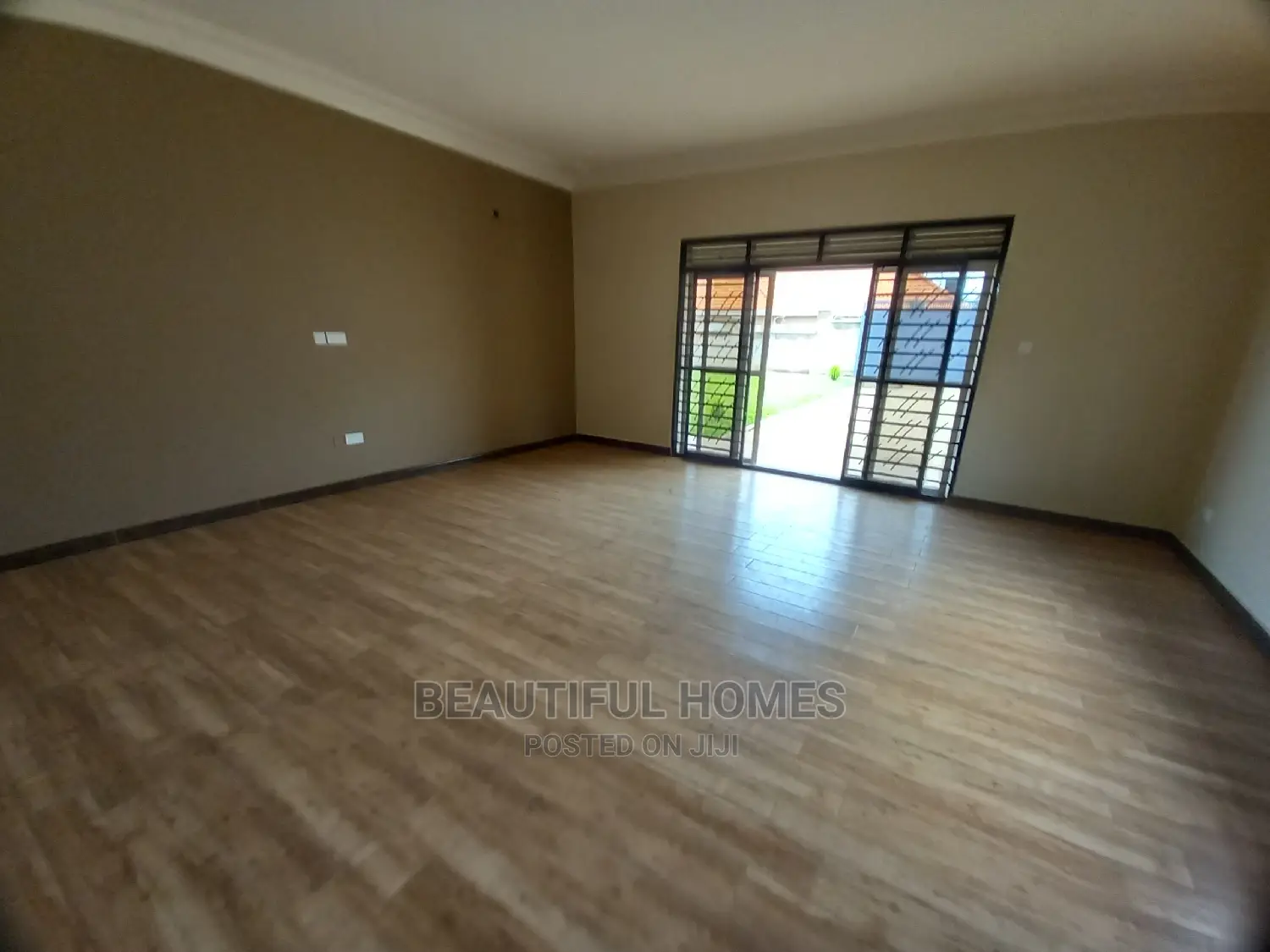 Furnished 4bdrm Bungalow in Kira for Sale in Kira