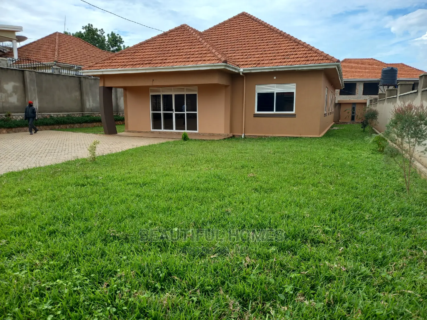 Furnished 4bdrm Maisonette in Kira for Sale in Kira