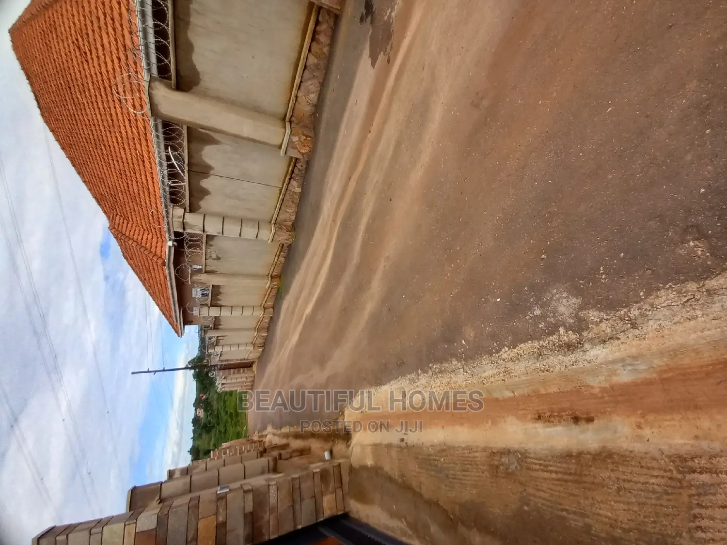 Furnished 4bdrm Maisonette in Kira for Sale in Kira