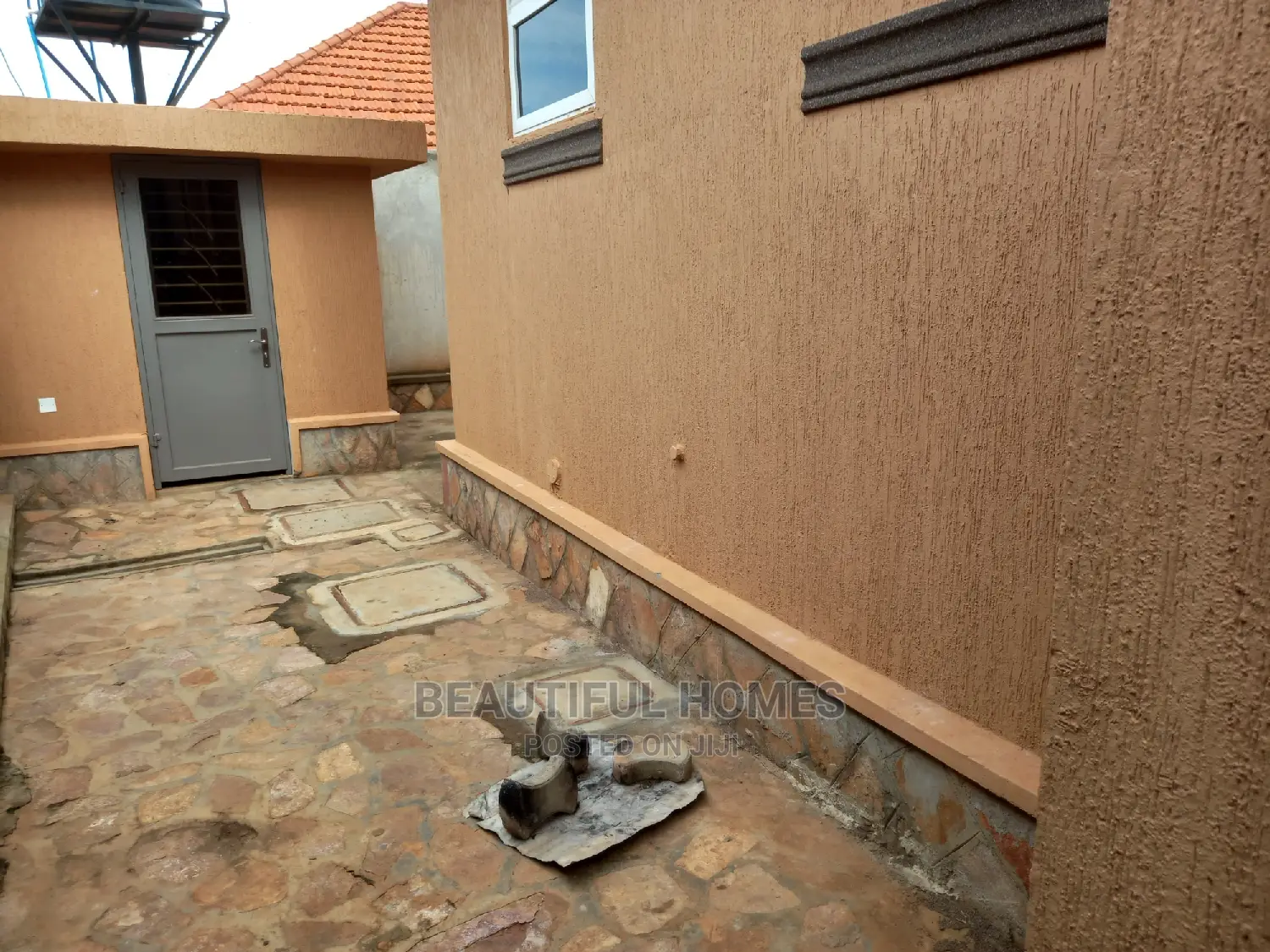 Furnished 4bdrm Bungalow in Kira Big Bungaloos for Sale in Kira