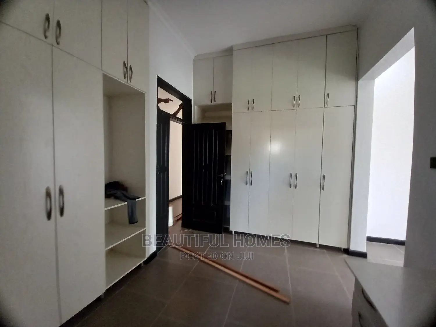 Furnished 4bdrm Bungalow in Kira Fancy for Sale in Kira