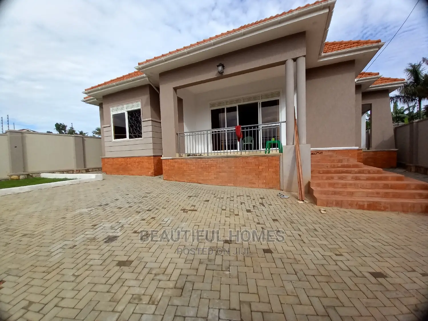 Furnished 4bdrm House in Kira Heights for Sale in Kira