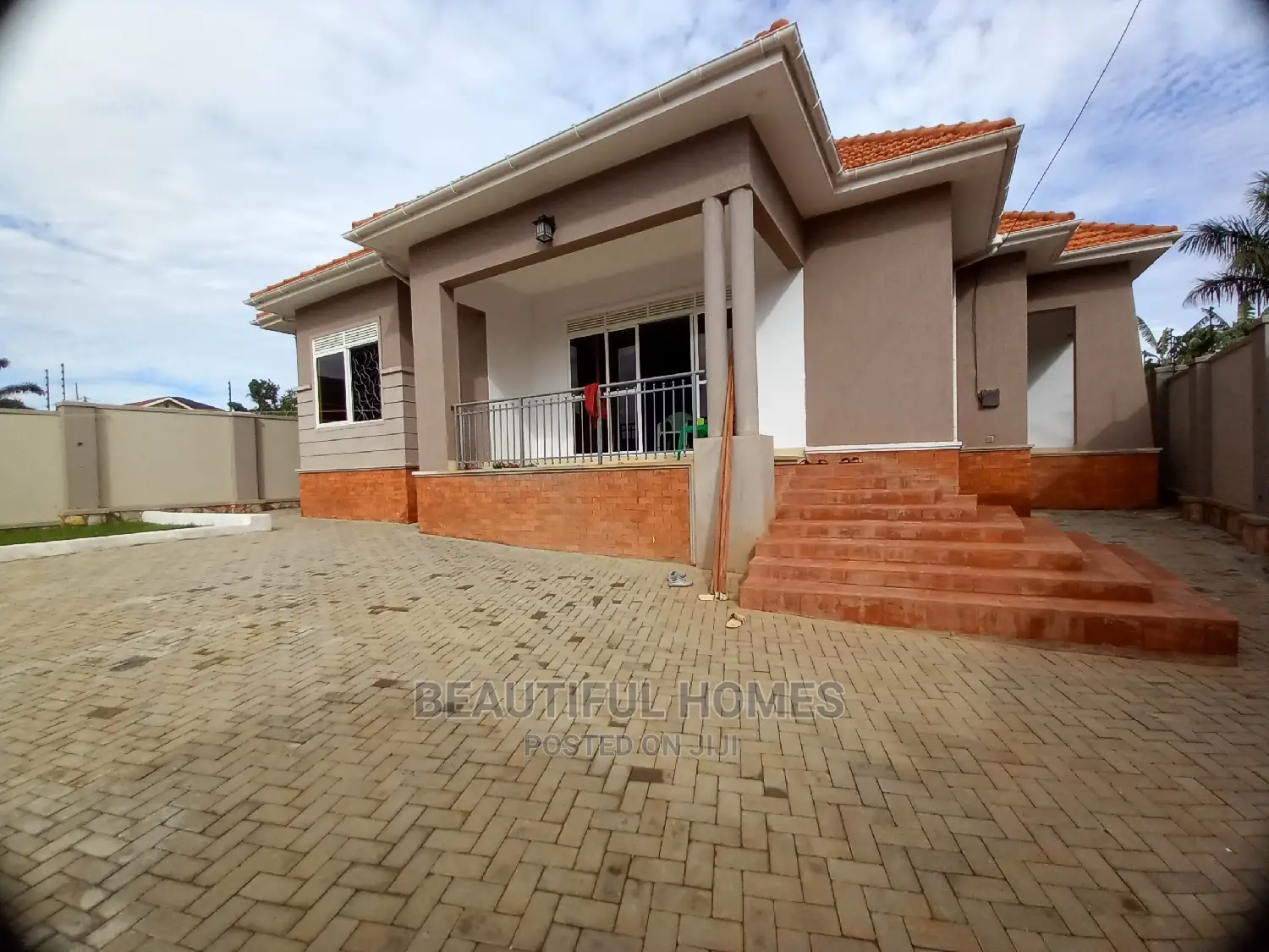 Furnished 4bdrm Bungalow in Kira for Sale in Kira
