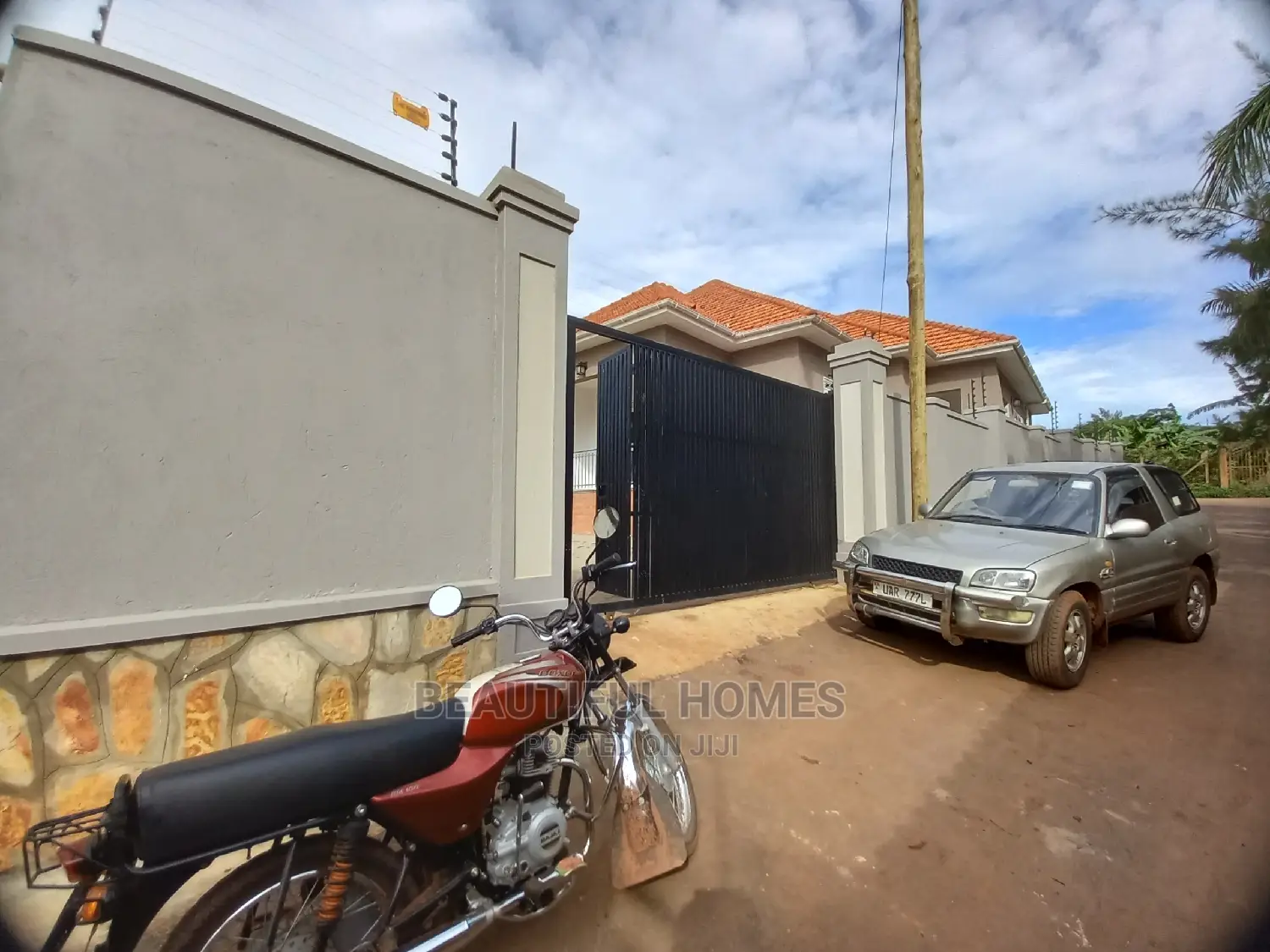 Furnished 4bdrm Bungalow in Kira First Class for Sale in Kira