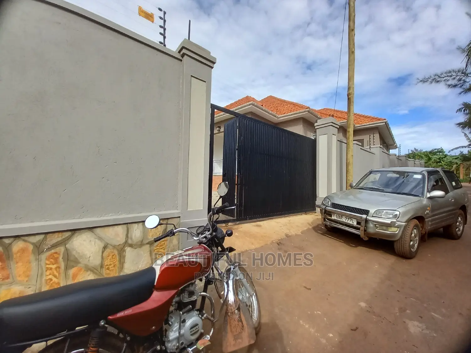 Furnished 4bdrm Bungalow in Kira First Class for Sale in Kira