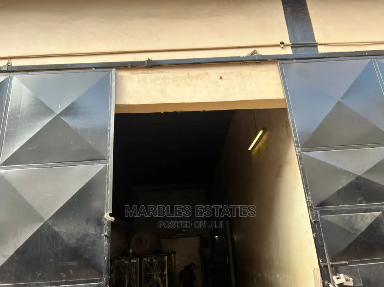 Warehouse for Rent in Industrial Area in Central Division