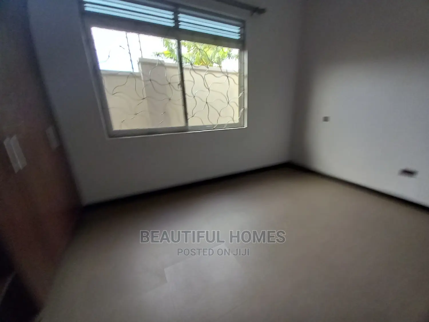 Furnished 4bdrm Maisonette in Kira Fine Estate for Sale in Kira