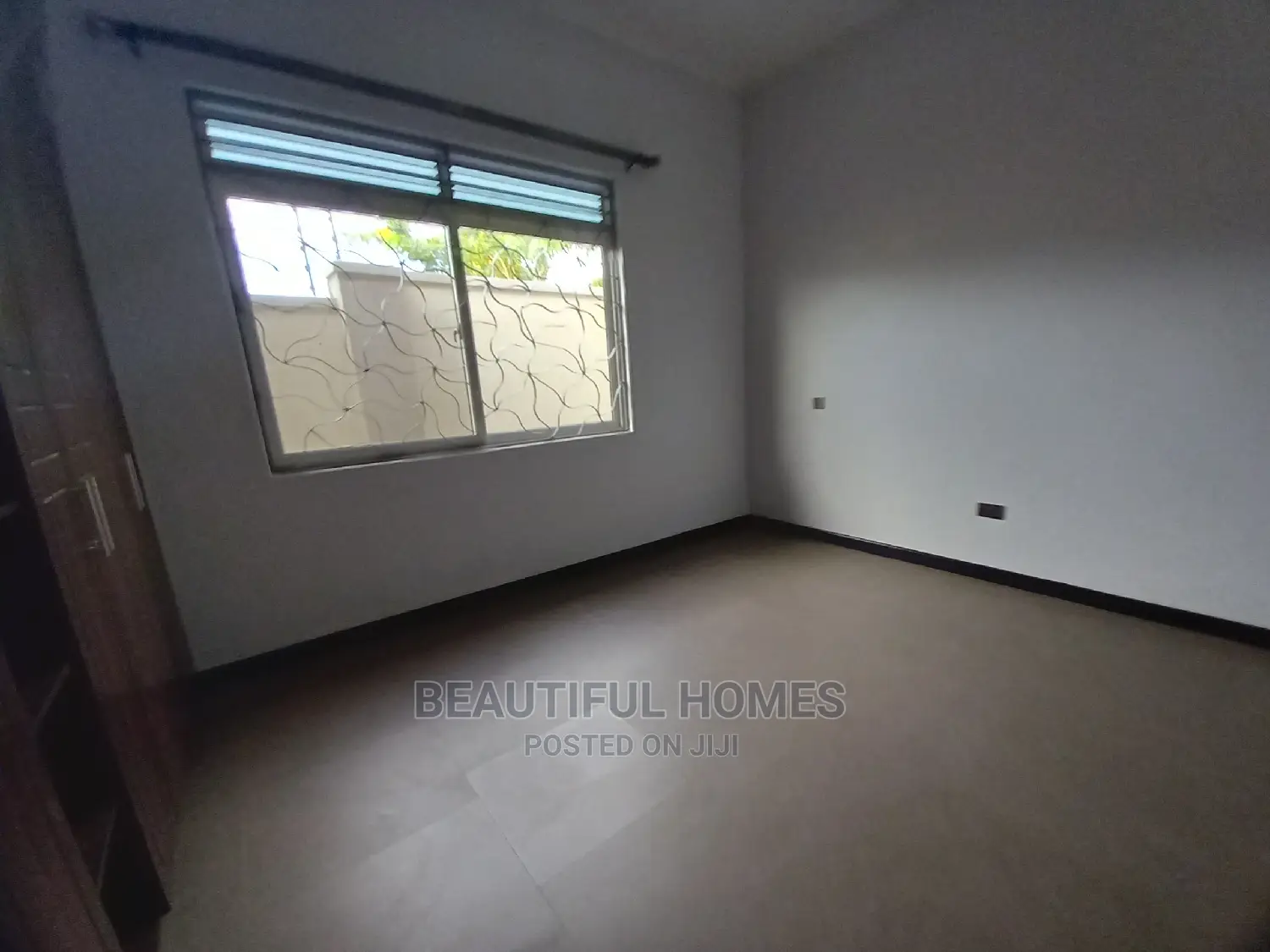 Furnished 4bdrm Maisonette in Kira Fine Estate for Sale in Kira
