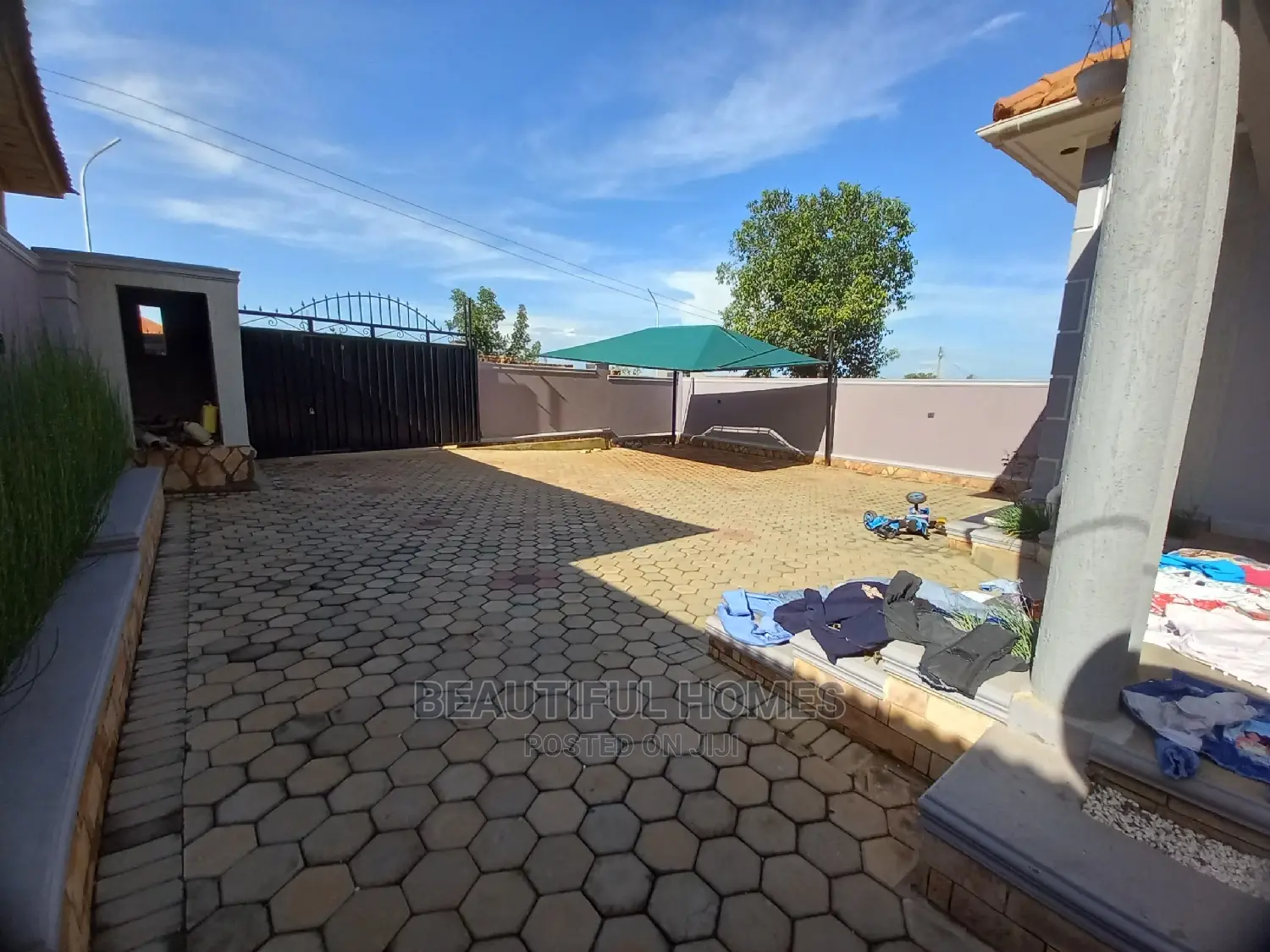 Furnished 4bdrm Bungalow in Nakwero, Kira for Sale in Kira