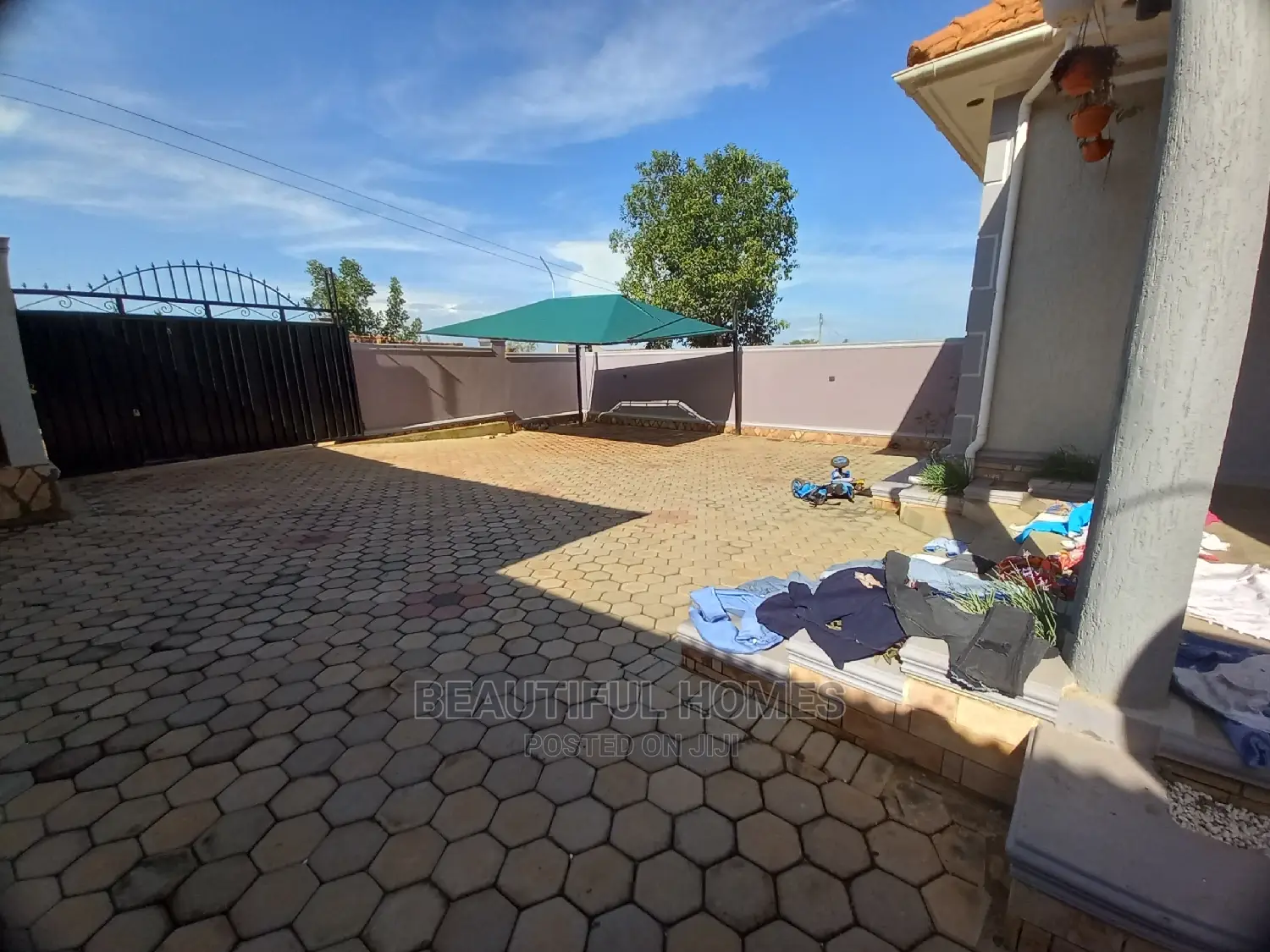 Furnished 4bdrm Bungalow in Nakwero, Kira for Sale in Kira