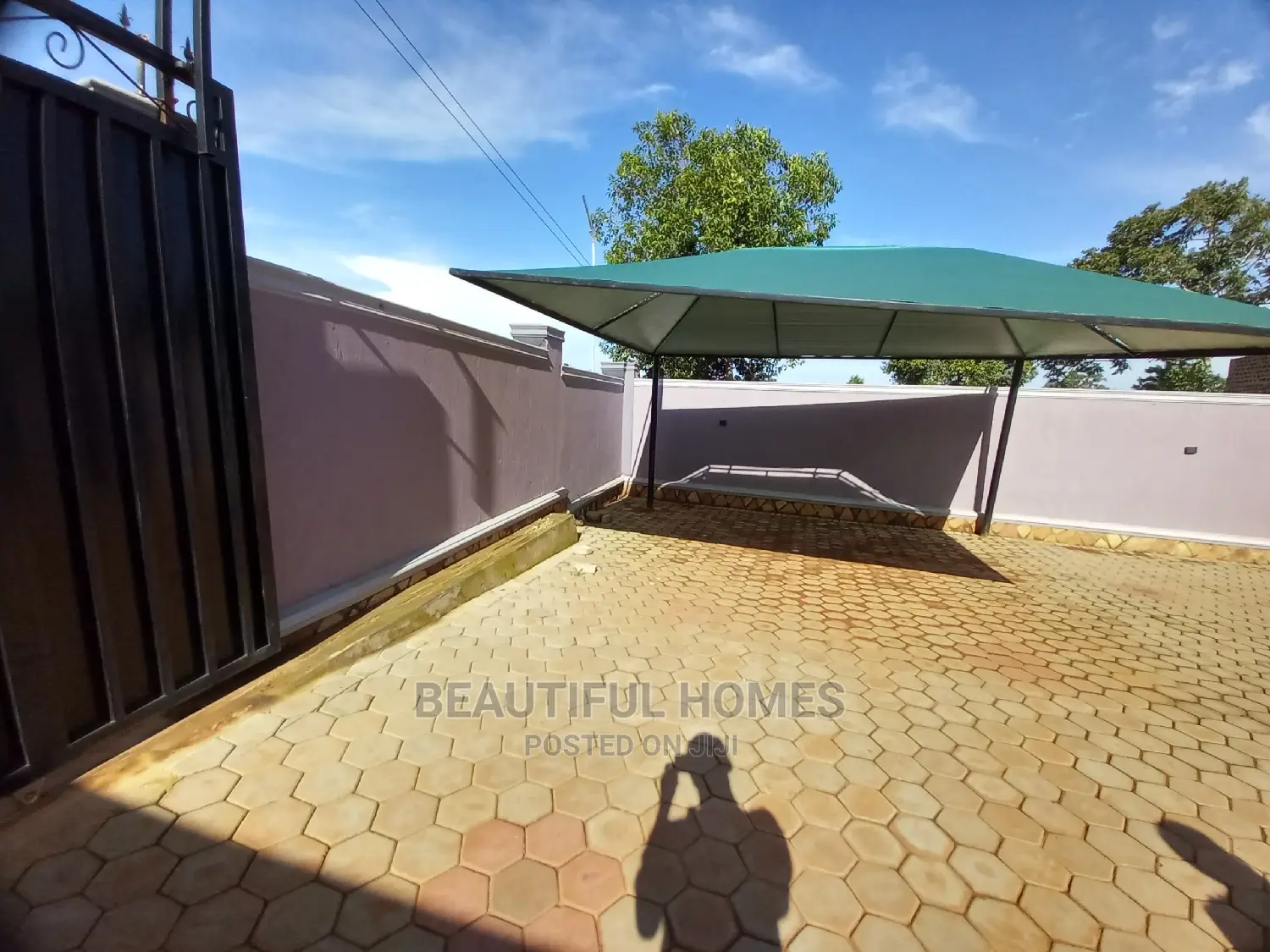 Furnished 4bdrm Maisonette in Nakwero Corporate, Kira for Sale in Kira