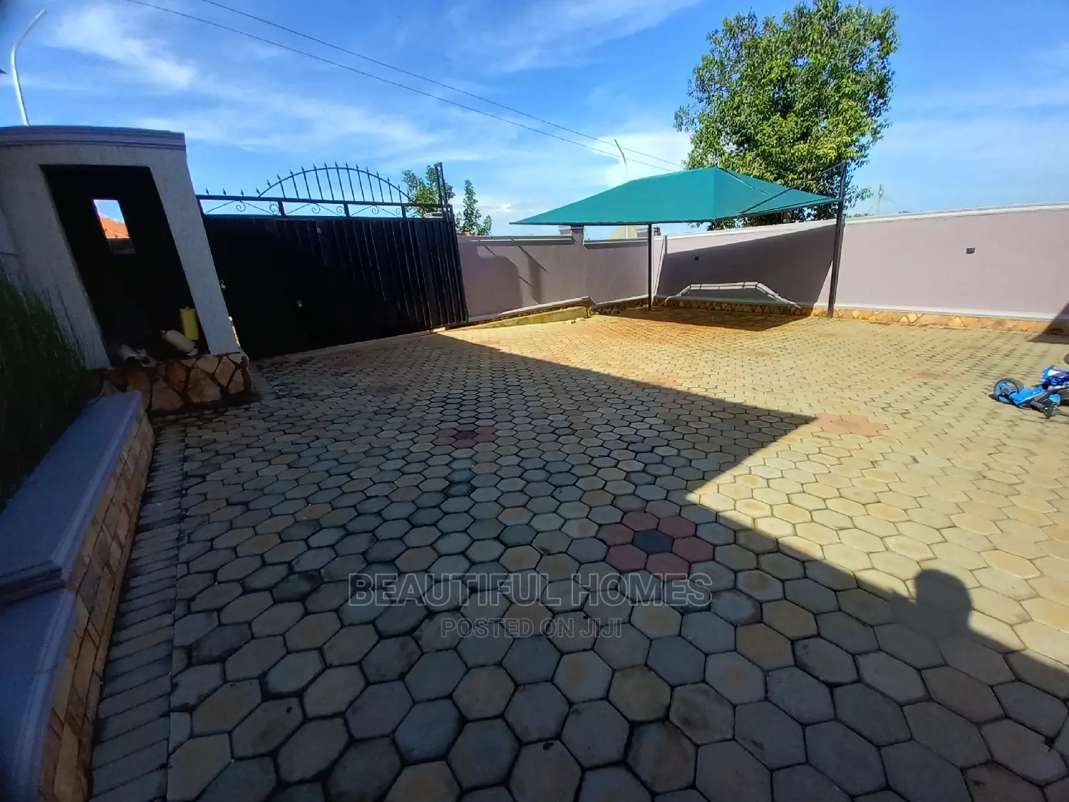 Furnished 4bdrm Bungalow in Nakwero Canaan, Kira for Sale in Kira