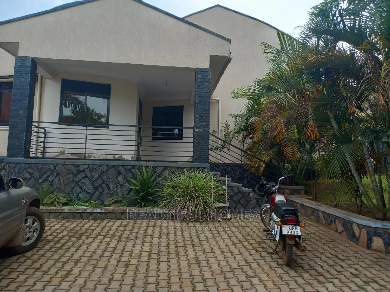 Furnished 4bdrm House in Kira Corporate for Sale in Kira