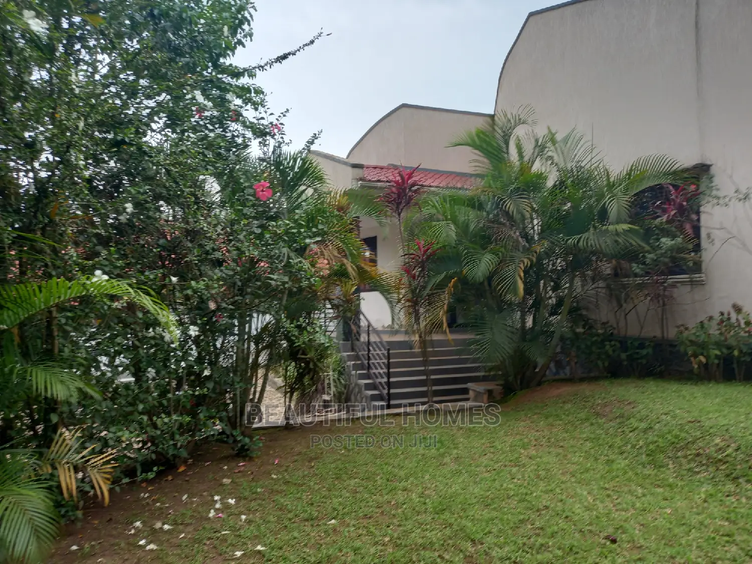 Furnished 4bdrm Bungalow in Kira Organised for Sale in Kira