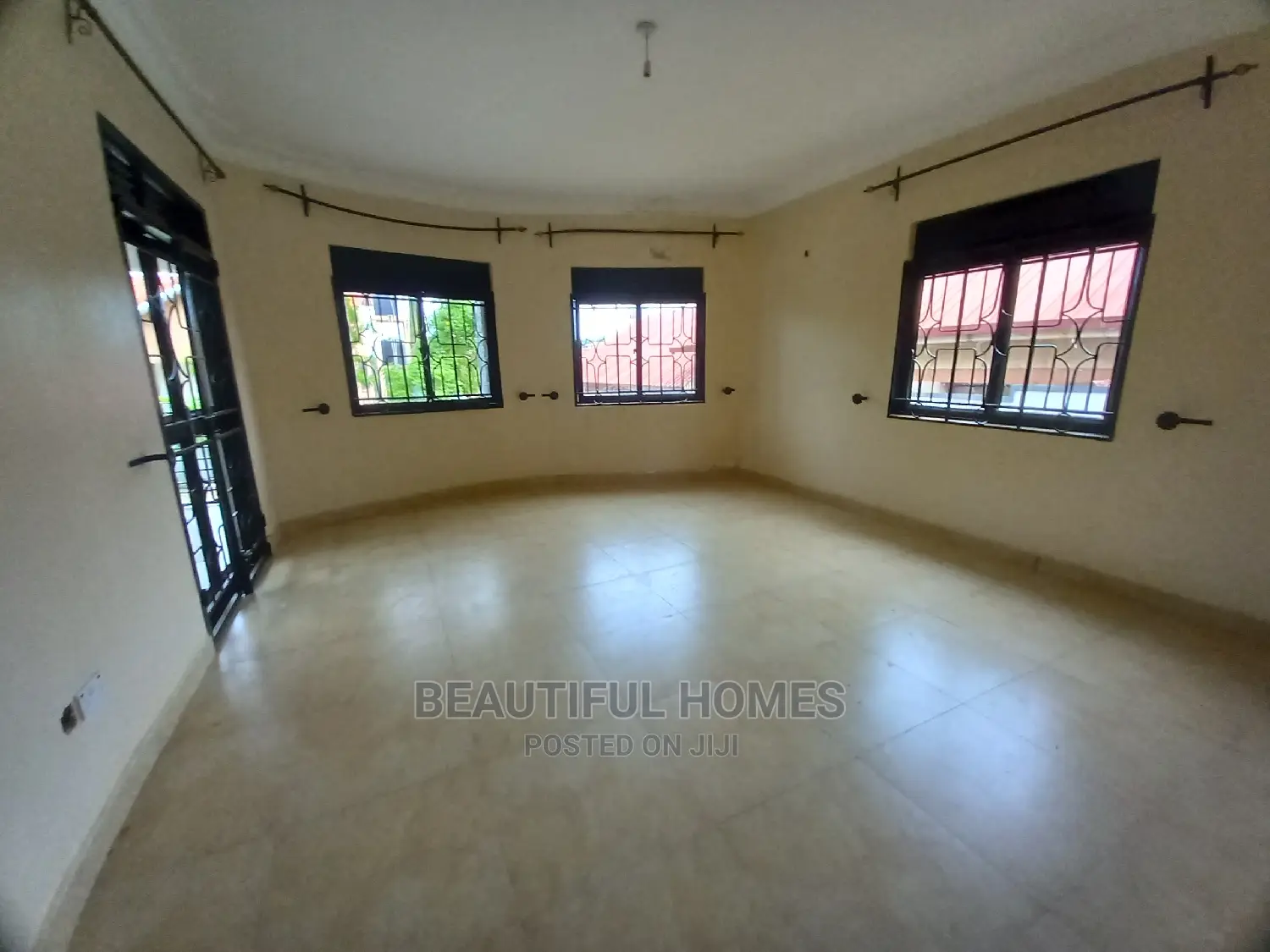 Furnished 4bdrm Bungalow in Kira Organised for Sale in Kira