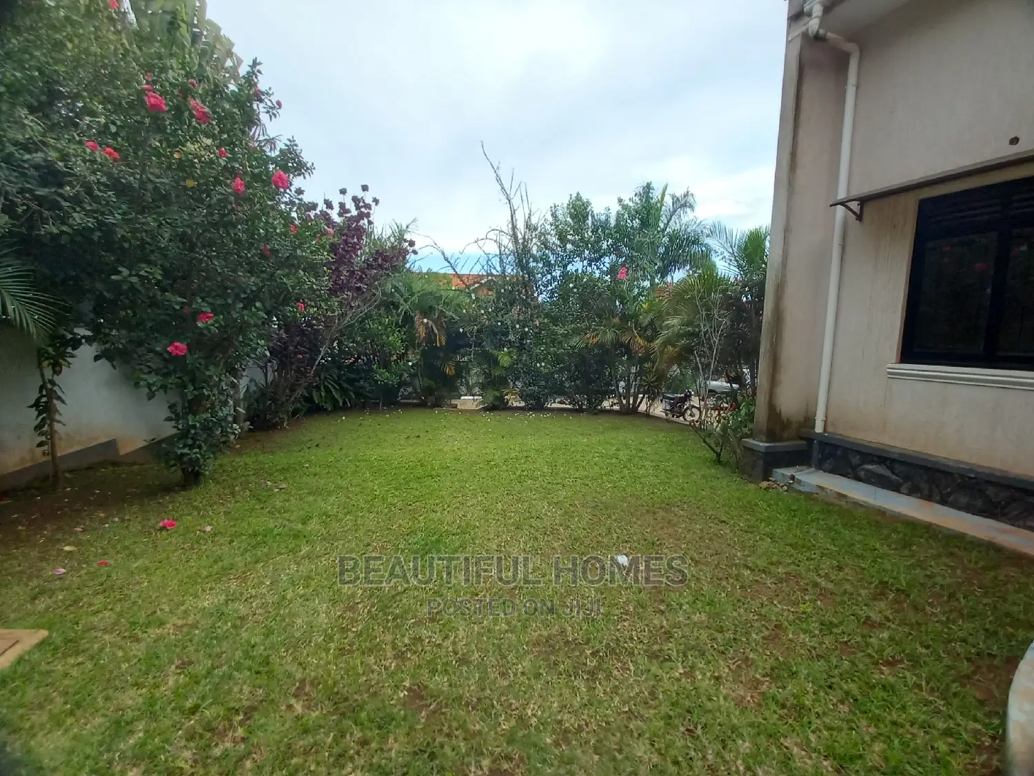 Furnished 4bdrm House in Kira for Sale in Kira