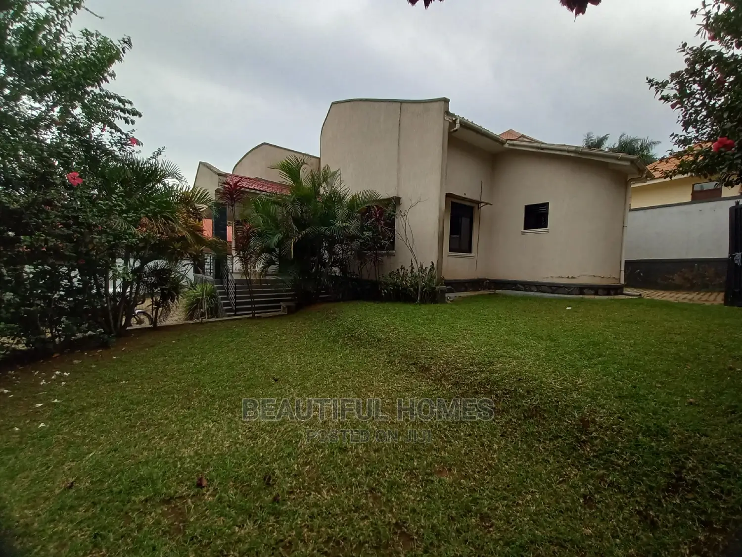 Furnished 4bdrm House in Kira for Sale in Kira