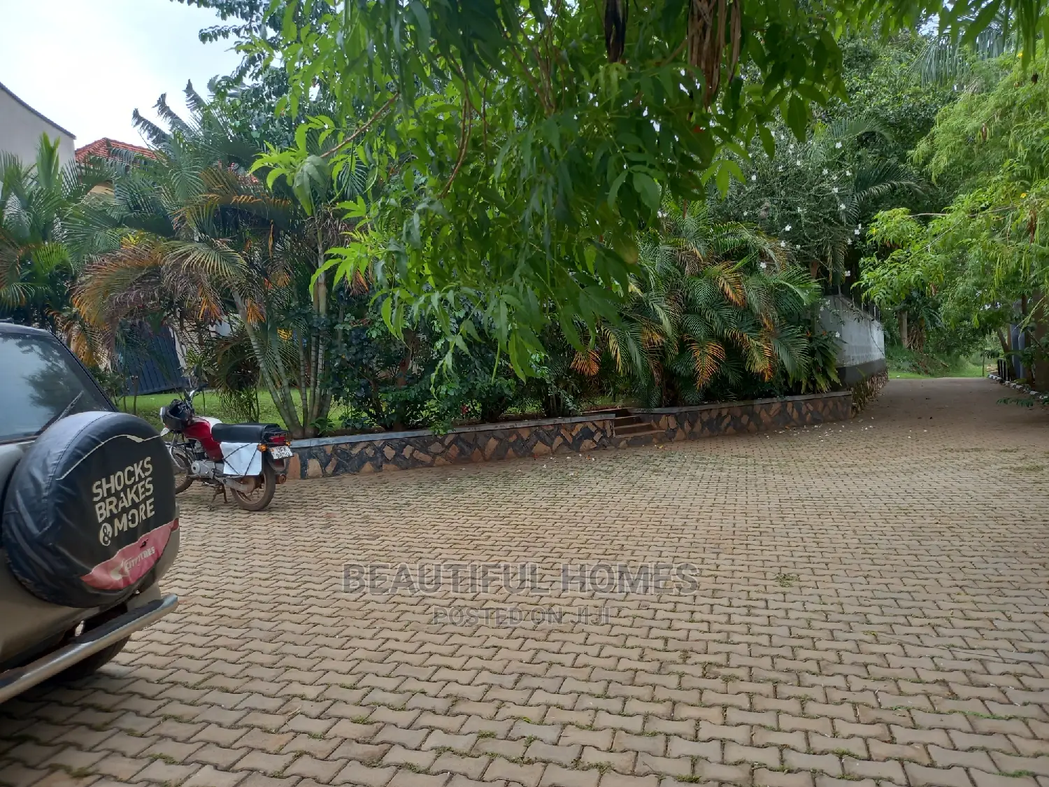 Furnished 4bdrm House in Kira for Sale in Kira