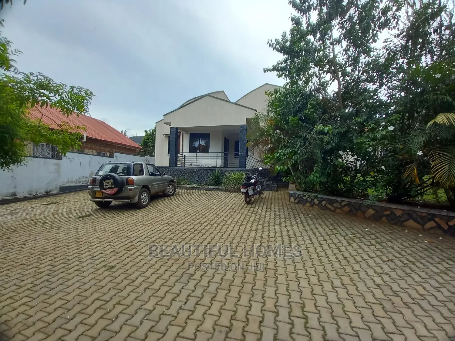 Furnished 4bdrm House in Kira Posh for Sale in Kira