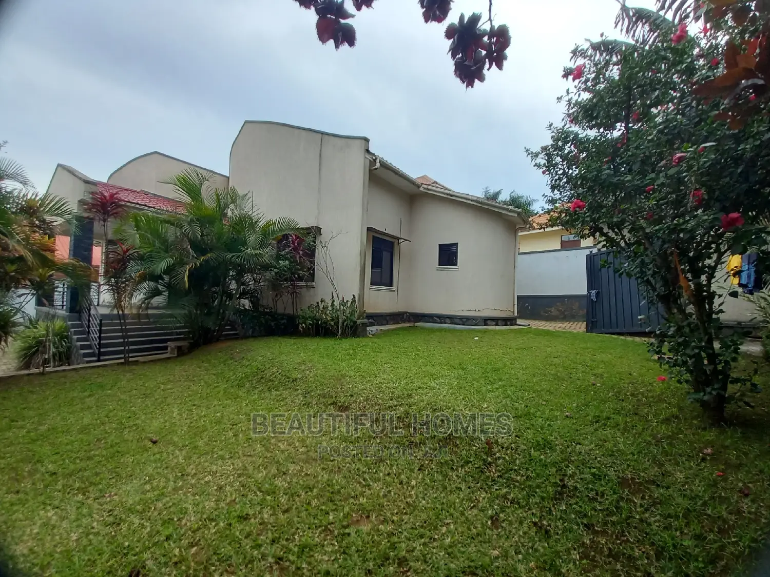 Furnished 4bdrm House in Kira Posh for Sale in Kira