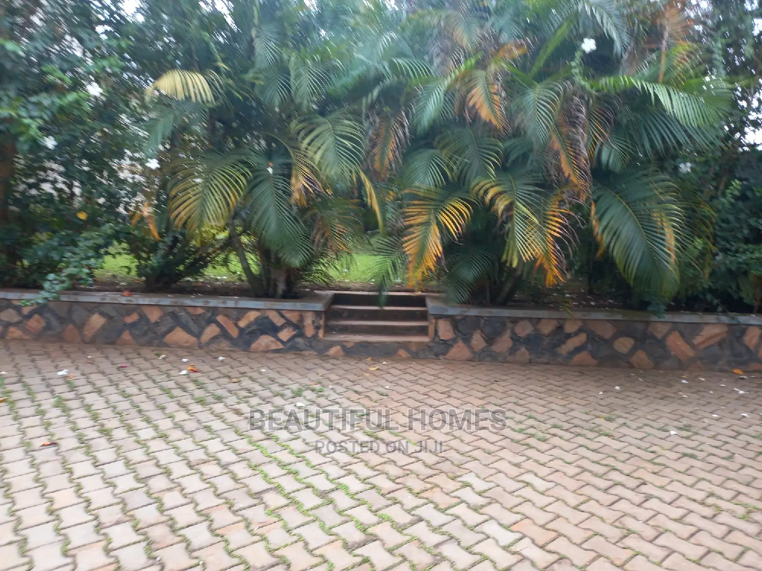 Furnished 4bdrm House in Kira Posh for Sale in Kira