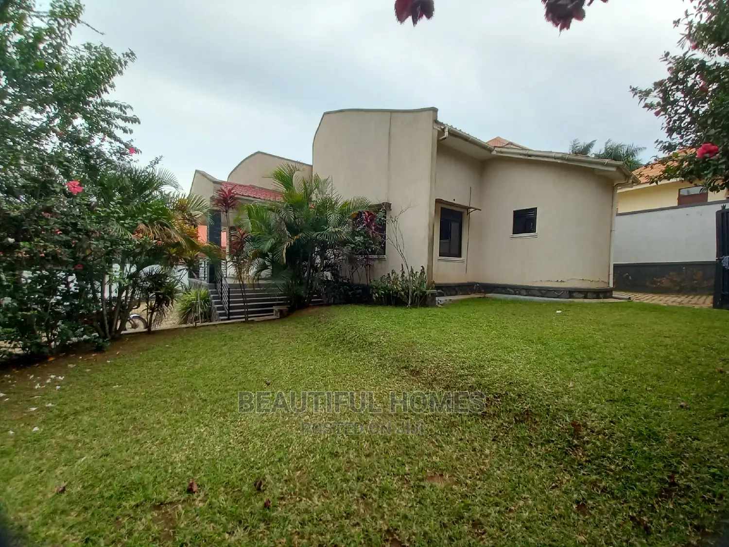 Furnished 4bdrm Bungalow in Kira Executive for Sale in Kira