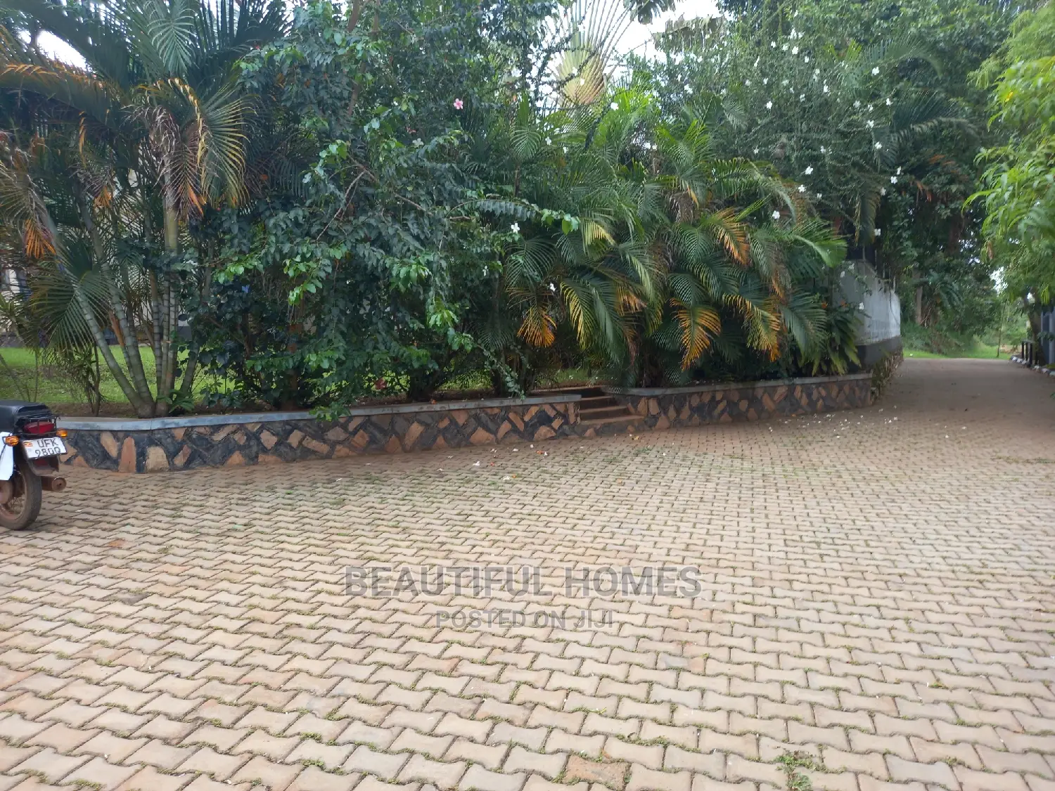 Furnished 4bdrm Bungalow in Kira Executive for Sale in Kira