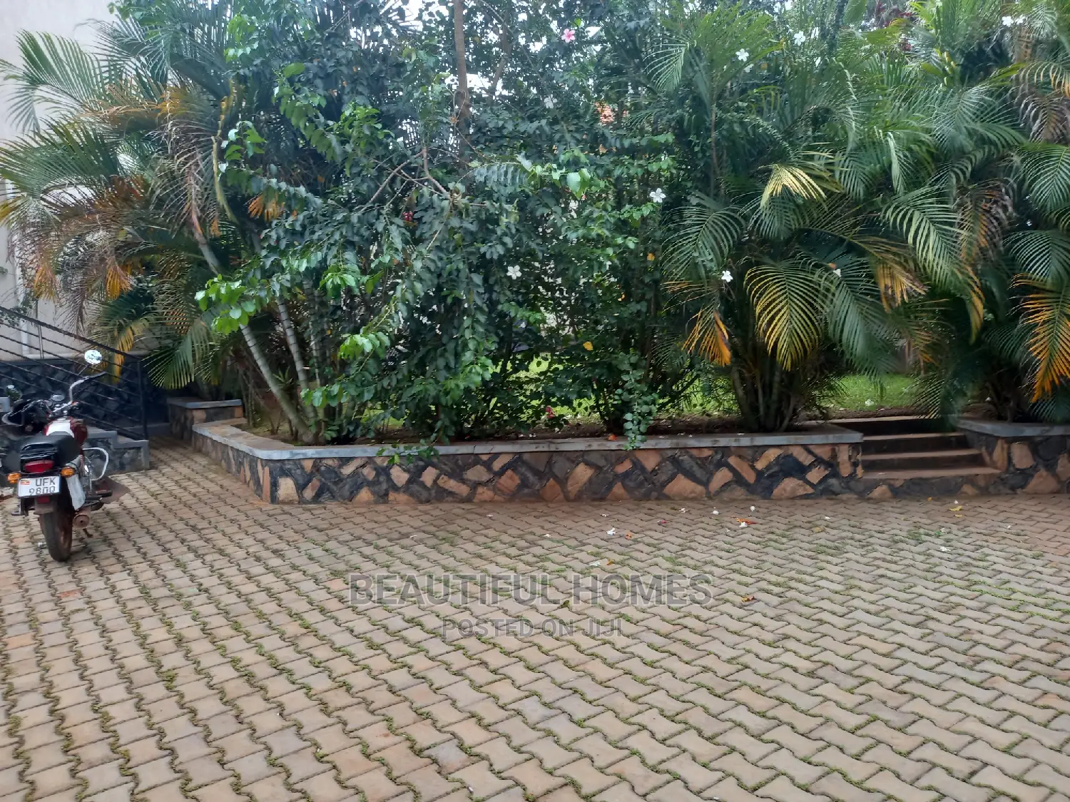 Furnished 4bdrm Bungalow in Kira 1 for Sale in Kira