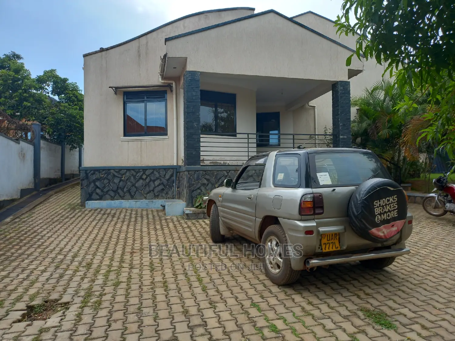 Furnished 4bdrm Maisonette in Kira for Sale in Kira