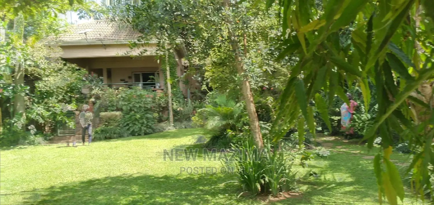 5bdrm Maisonette in Munyonyo Heights, Division a for Sale in Division A