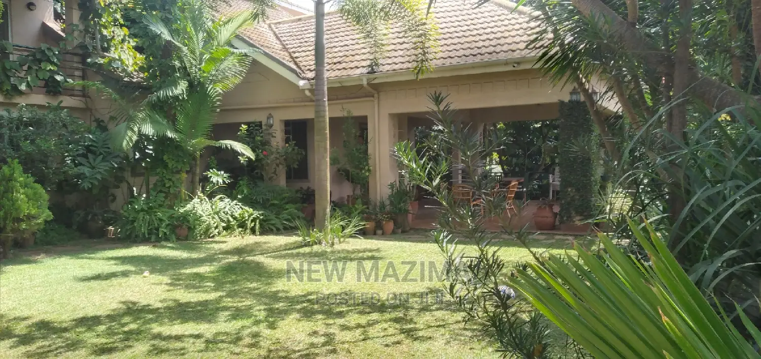 5bdrm Maisonette in Munyonyo Heights, Division a for Sale in Division A