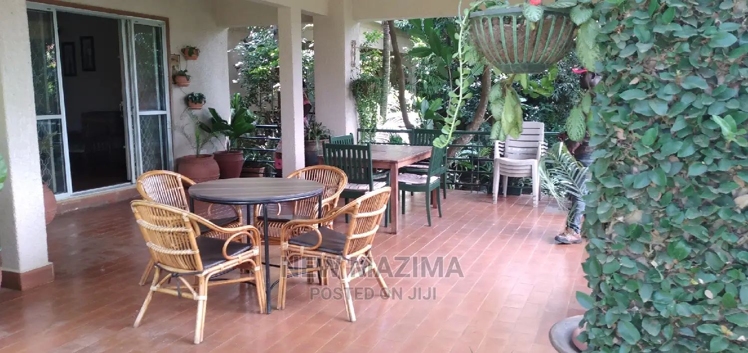 5bdrm Maisonette in Munyonyo Heights, Division a for Sale in Division A