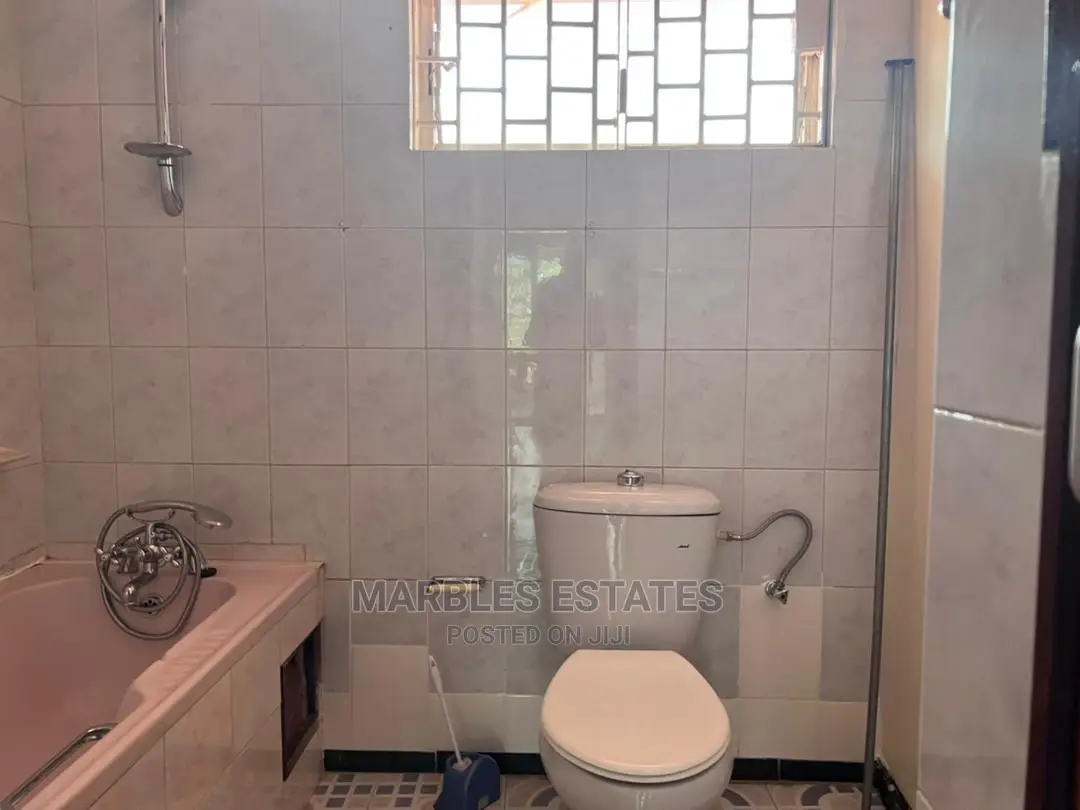 5bdrm Duplex in Bugolobi, Central Division for Rent in Central Division