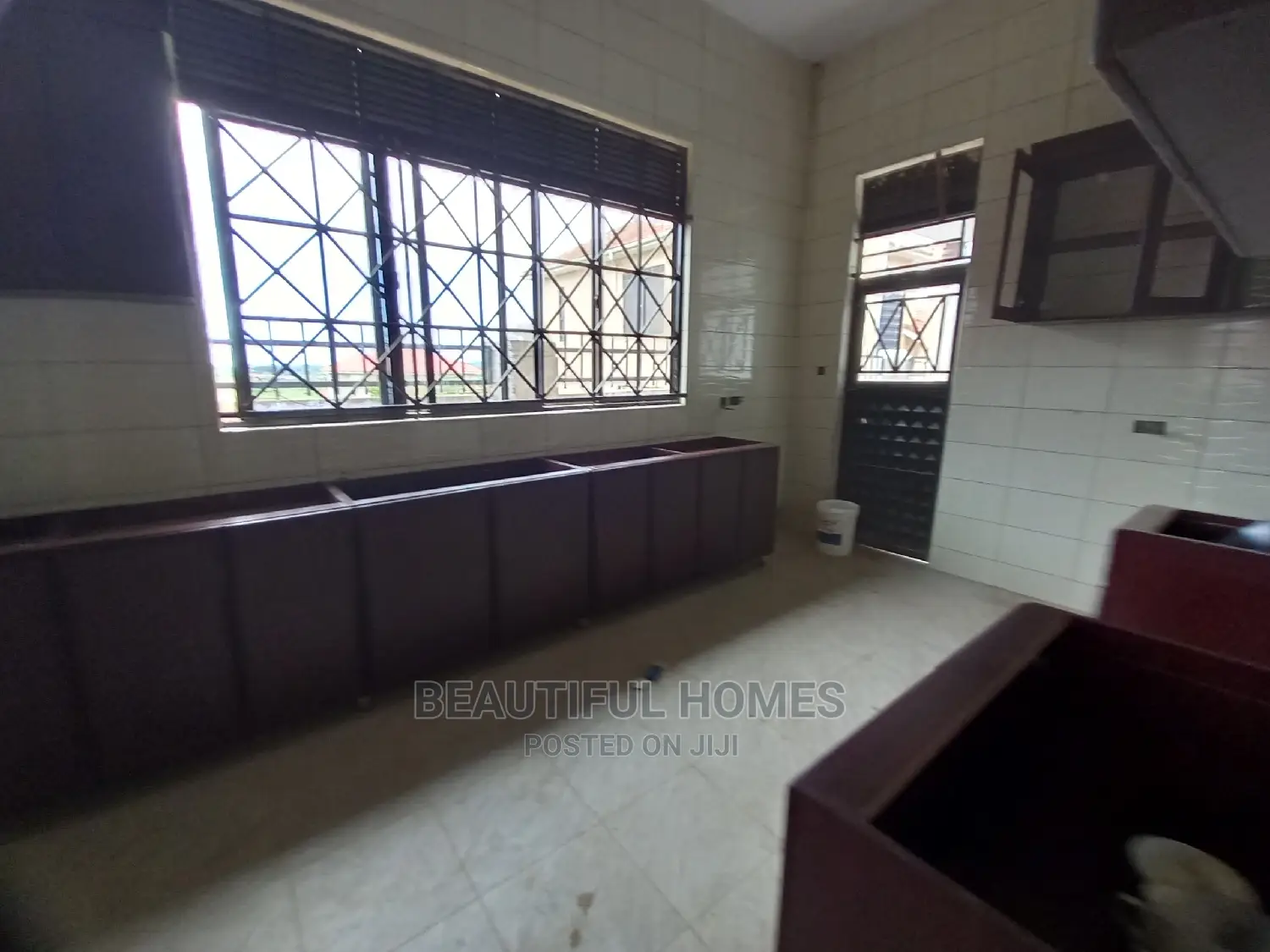 Furnished 4bdrm House in Kira Rich for Sale in Kira