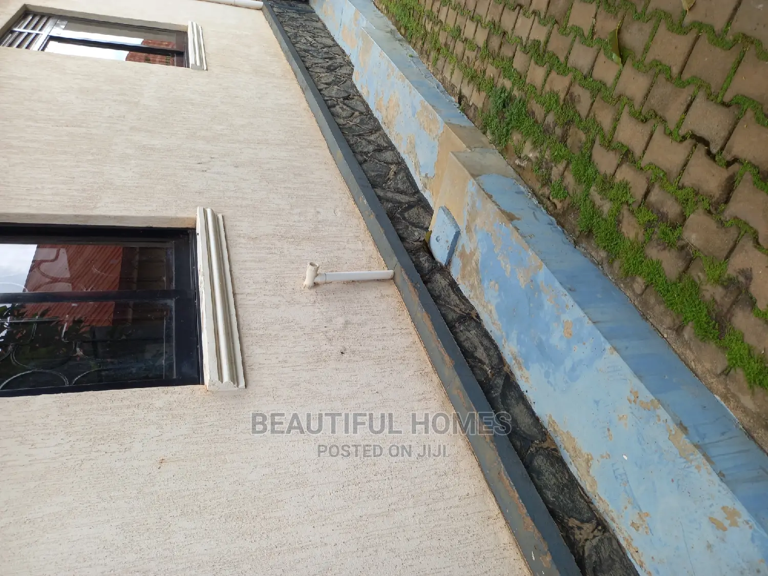Furnished 4bdrm House in Kira Rich for Sale in Kira