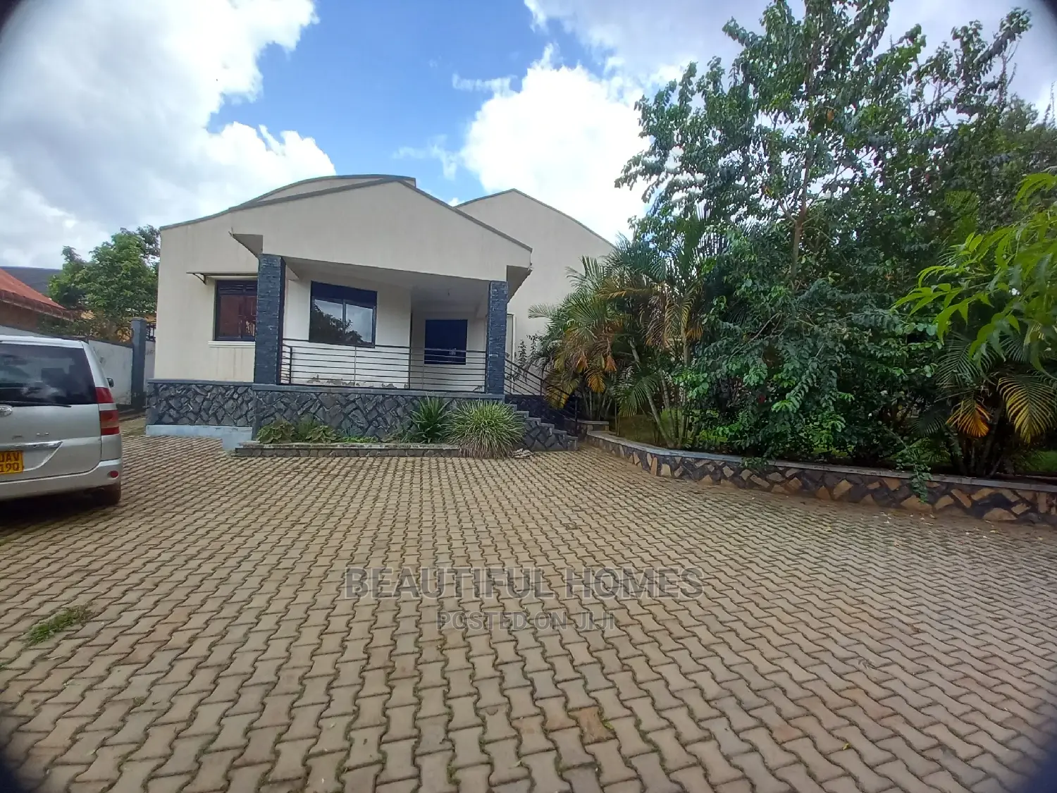 Furnished 4bdrm Bungalow in Kira Prime for Sale in Kira