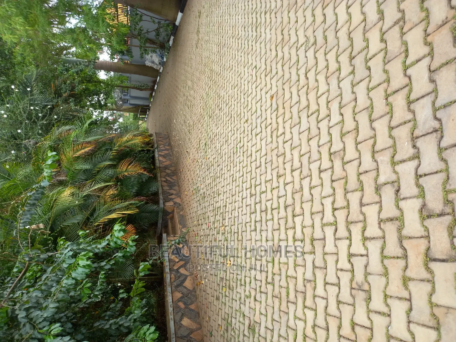 Furnished 4bdrm Bungalow in Kira Prime for Sale in Kira