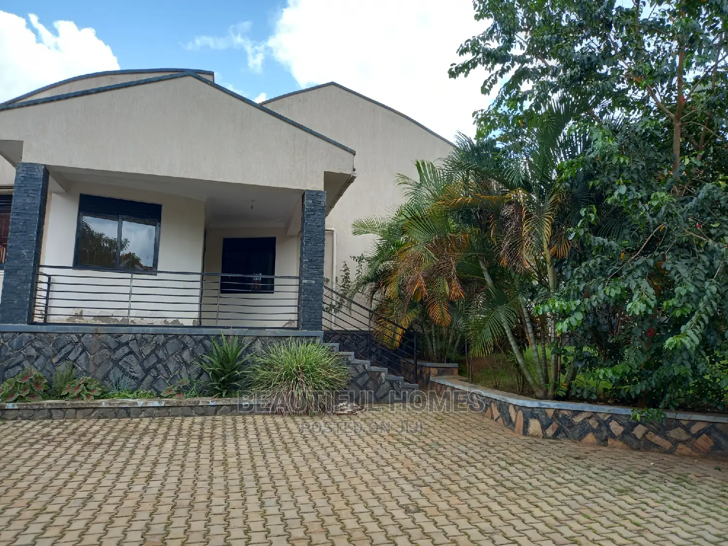 Furnished 4bdrm House in Kira Executive for Sale in Kira