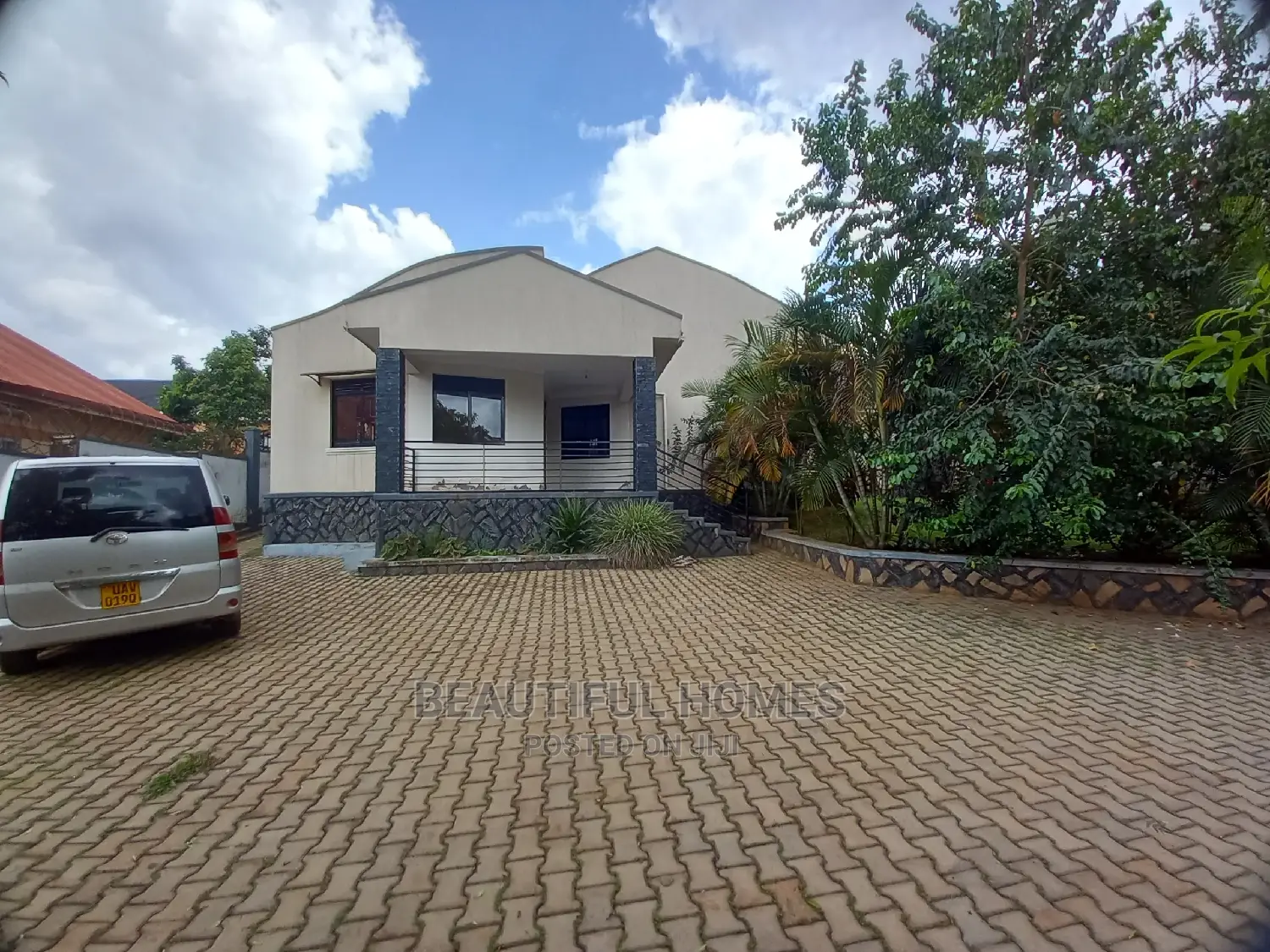 Furnished 4bdrm House in Kira Executive for Sale in Kira