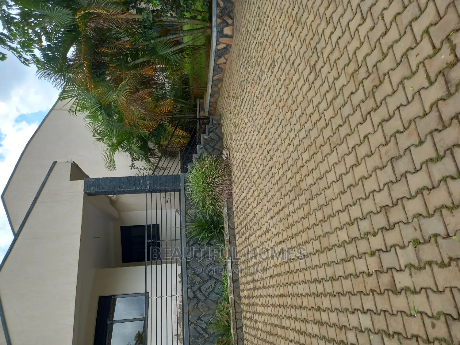 Furnished 4bdrm Bungalow in Kira for Sale in Kira