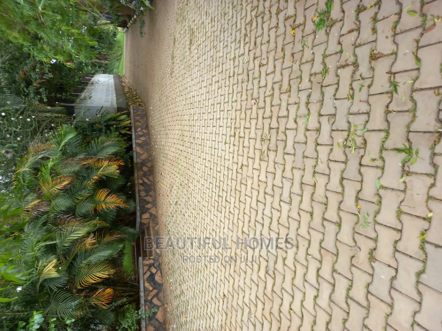 Furnished 4bdrm Bungalow in Kira for Sale in Kira