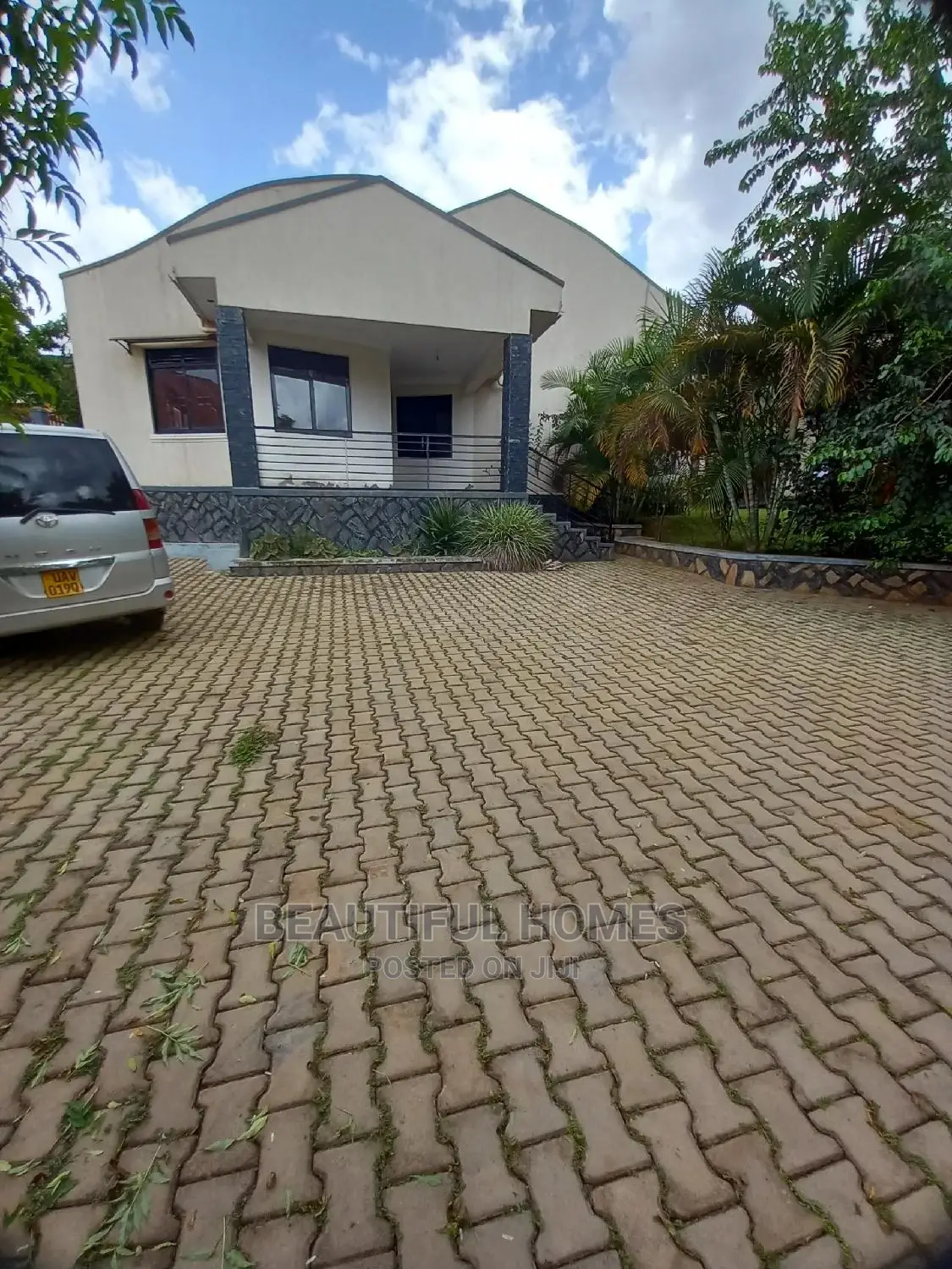 Furnished 4bdrm Bungalow in Kira for Sale in Kira