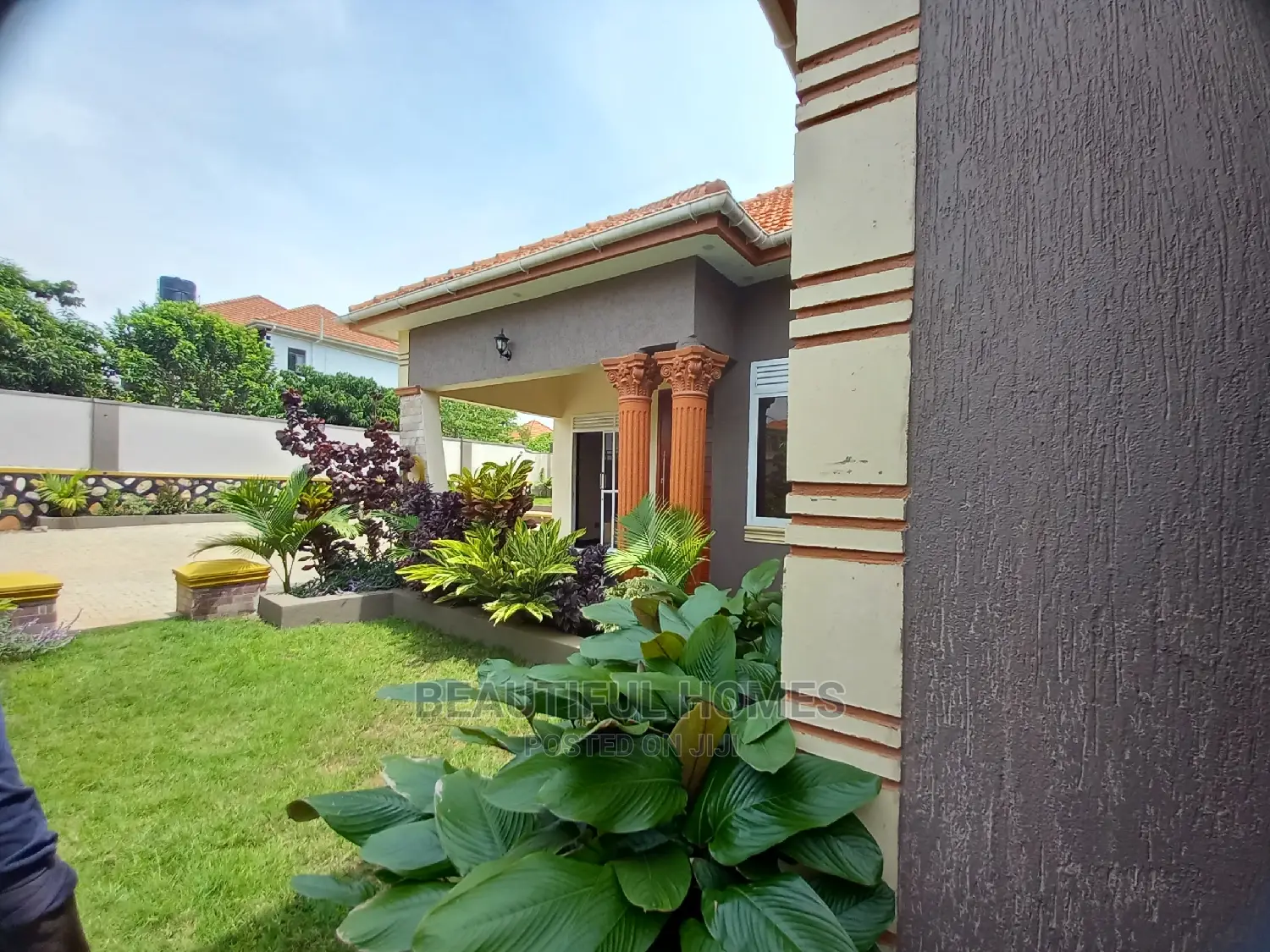 Furnished 4bdrm Bungalow in Kira Mamerito Road for Sale in Kira