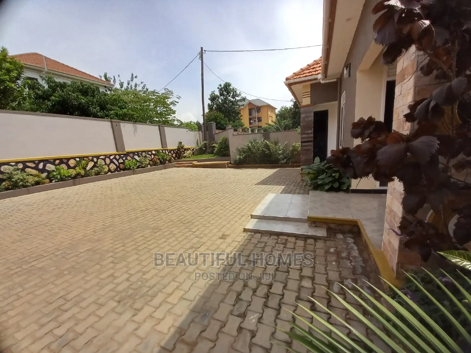 Furnished 4bdrm Bungalow in Kira Mamerito Road for Sale in Kira
